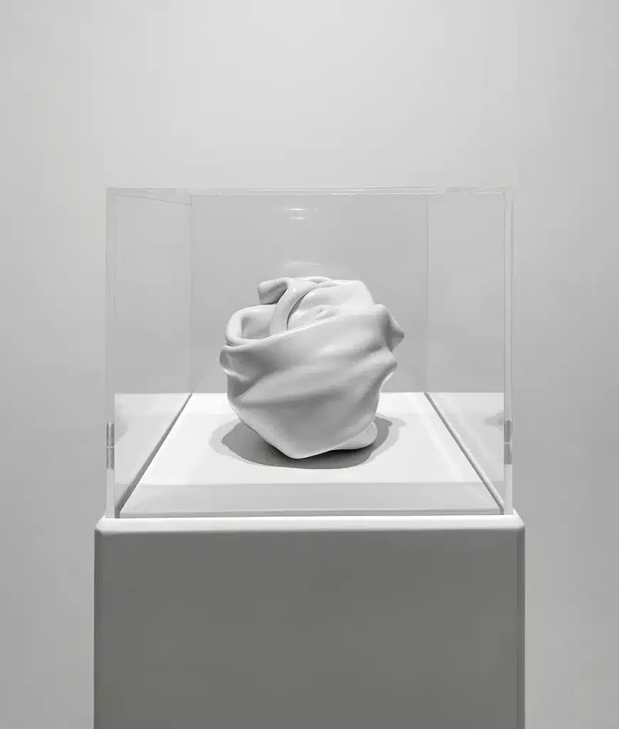 “SENZA TITOLO” 2013 – Termoformatura in polistirene, grafite / polystyrene thermoforming, graphite – cm. 15 x 15 x 15