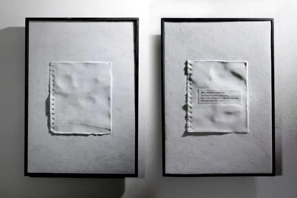 “Sillabe di seta II” 2024 – Carrara Marble, black ink, silver leaf and oak wood / marmo di Carrara, china nera, foglia argento e legno di rovere – cm. 42 x 30 x 3 ( each)