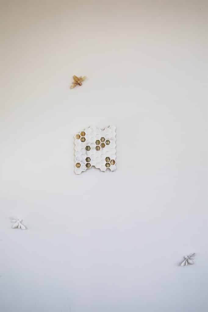 “Casa dolce casa” 2020 - marmo calacatta oro, onice pakistano giallo - cm. 40 x 10 x 7 cm. 24 x 22 x 2 - totale dimensioni variabili